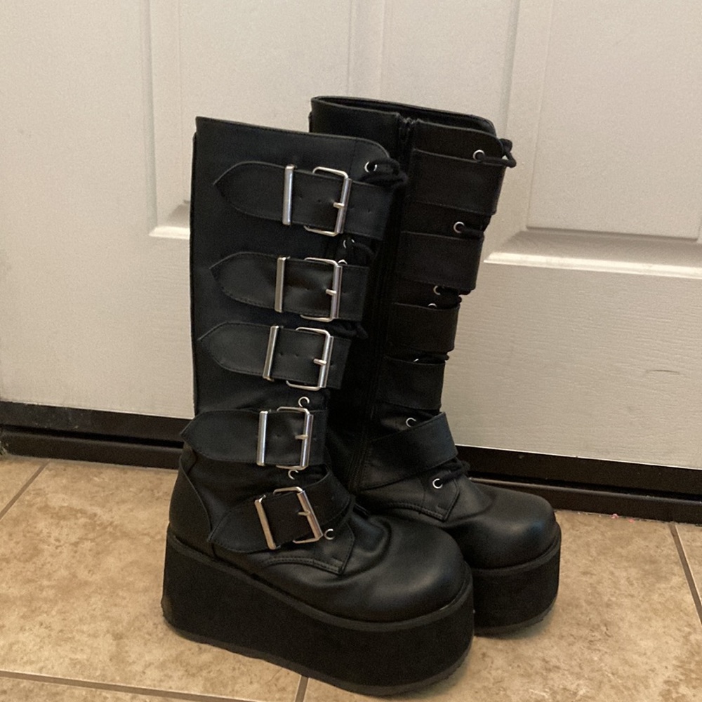 Demonia platform boots
